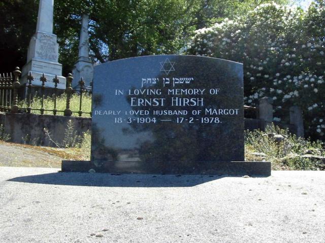 The Southern Cemetery grave of long-serving conductor of services at the synagogue, Ernst Hirsh. © Toitū Otago Settlers Museum 2013 